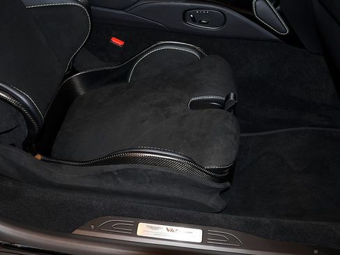 Used 2023 Aston Martin V12 Vantage RWD image 63