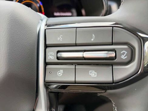 New 2026 Chevrolet Colorado ZR2 w/ Technology Package AWD/4WD image 28