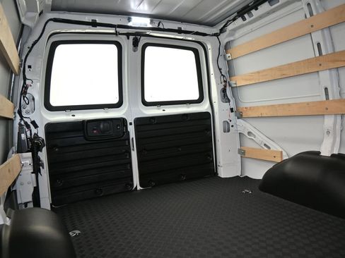 Used 2024 Chevrolet Express 2500 w/ Driver Convenience Package image 33