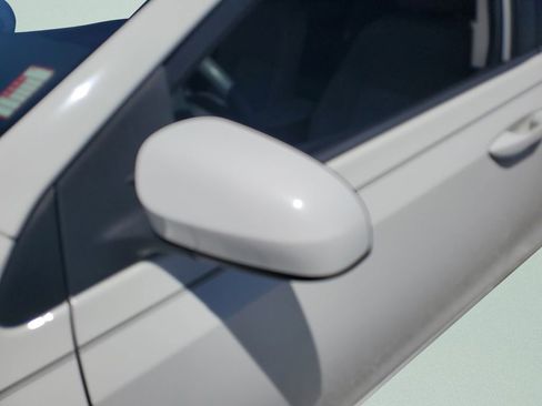 Used 2016 Toyota Corolla LE FWD image 30