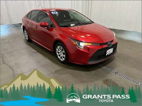 Used 2020 Toyota Corolla LE FWD image 1
