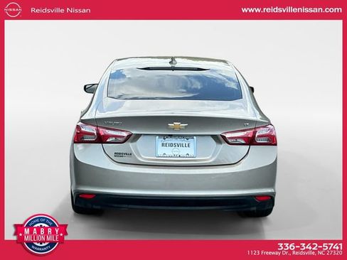 Used 2022 Chevrolet Malibu LT FWD image 5