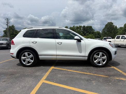 Used 2013 Volkswagen Touareg Sport AWD/4WD image 5