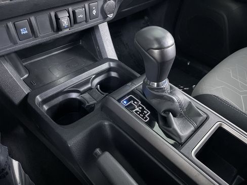 Used 2023 Toyota Tacoma TRD Off-Road AWD/4WD image 10