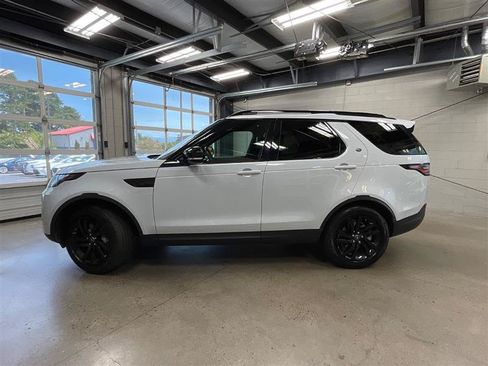 Used 2019 Land Rover Discovery HSE AWD/4WD image 2