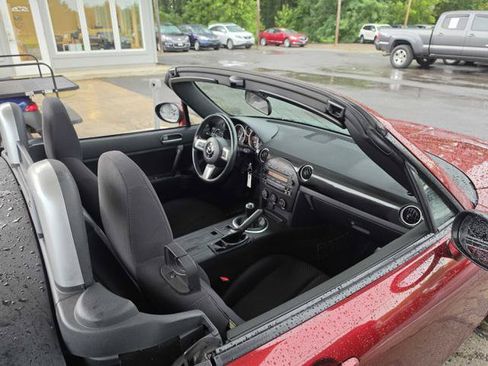 Used 2008 MAZDA MX-5 Miata Touring RWD image 12