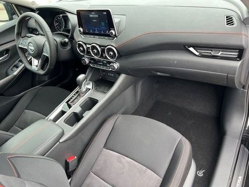 New 2025 Nissan Sentra SR w/ Midnight Edition image 14