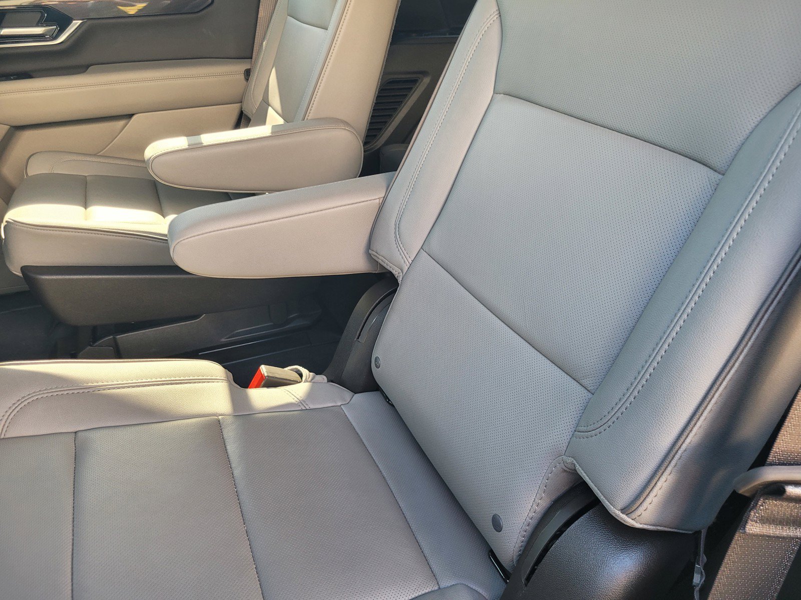 Used 2026 GMC Yukon Elevation RWD image 12