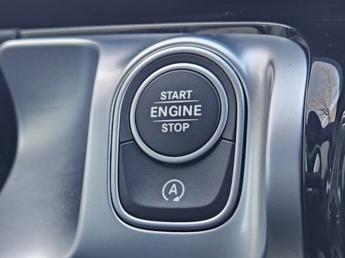 Certified 2025 Mercedes-Benz GLB 250 4MATIC image 21