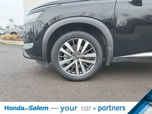 Used 2022 Nissan Pathfinder Platinum w/ Cargo Package image 33