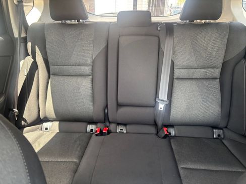 Used 2025 Nissan Rogue SV AWD/4WD image 40