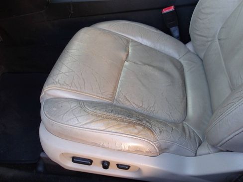 Used 2015 Ford Explorer XLT w/ Equipment Group 202A FWD image 19