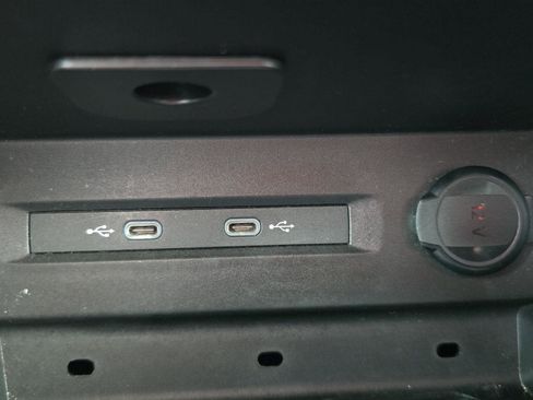 Used 2024 Volkswagen Taos SE image 19