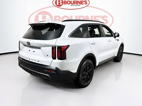 Used 2021 Kia Sorento S w/ Panoramic Sunroof Package AWD/4WD image 11