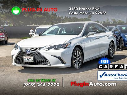 Used 2019 Lexus ES 300h w/ Premium Package