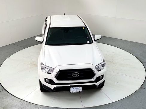 Certified 2023 Toyota Tacoma SR5 AWD/4WD image 14