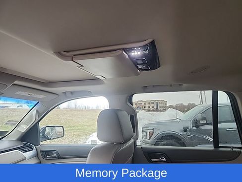 Used 2017 GMC Yukon SLT w/ Open Road Package image 17