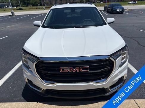Used 2022 GMC Terrain SLE FWD image 2
