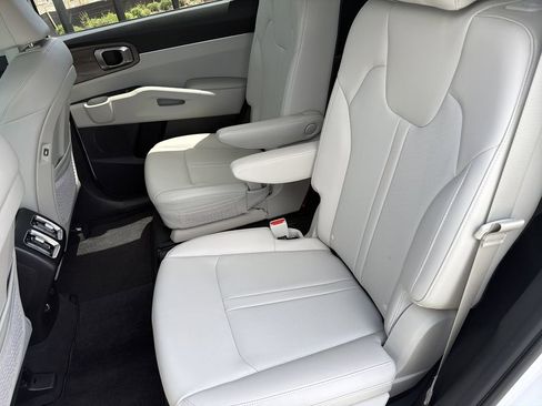 Used 2023 Kia Sorento EX FWD image 19