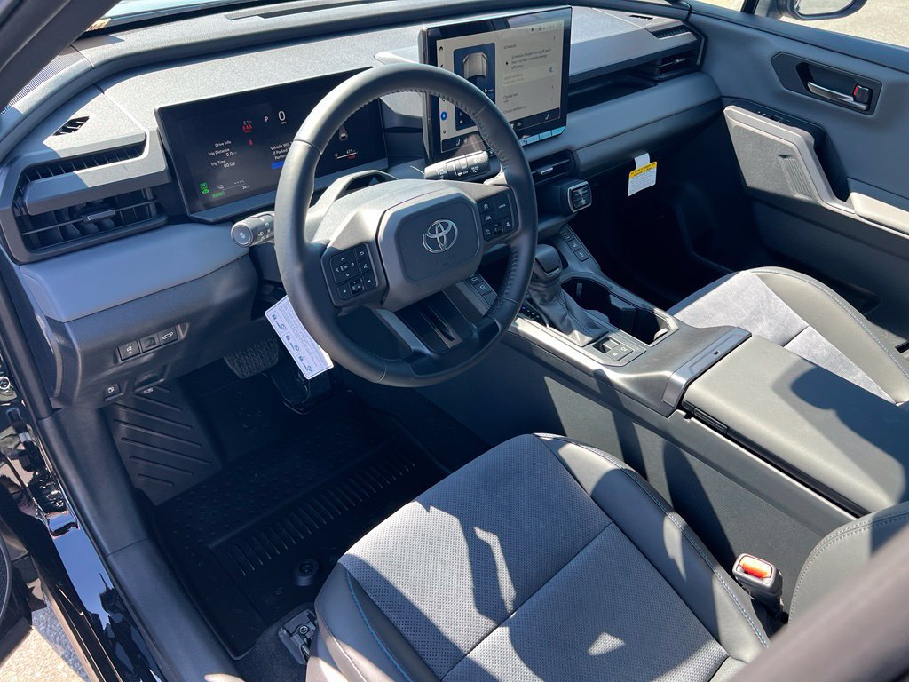 Used 2026 Toyota RAV4 XSE w/ Weather Package AWD/4WD image 17