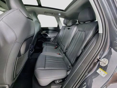 Used 2025 Audi Q5 Premium Plus AWD/4WD image 23