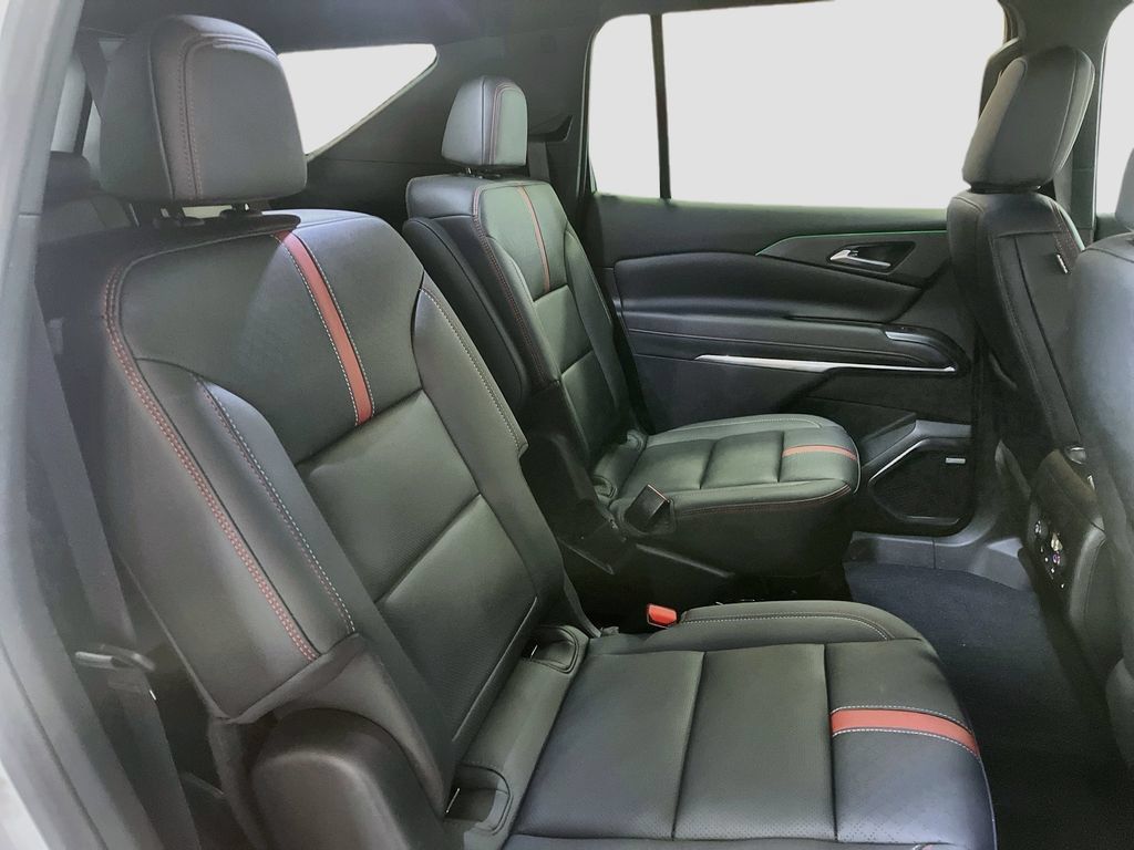 Used 2025 Chevrolet Traverse RS w/ LPO, Floor Liner Package AWD/4WD image 30