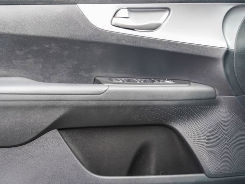 Certified 2022 Kia Forte LXS image 21