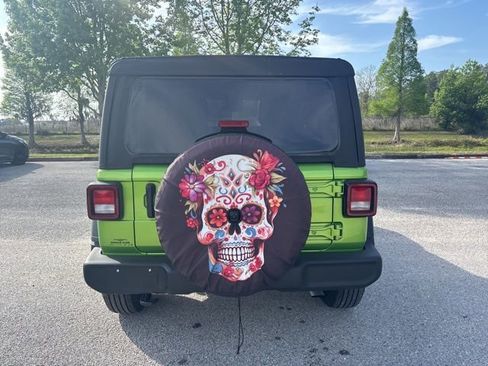 Used 2025 Jeep Wrangler Sport image 6