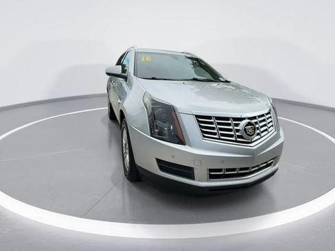 Used 2016 Cadillac SRX Luxury FWD image 2