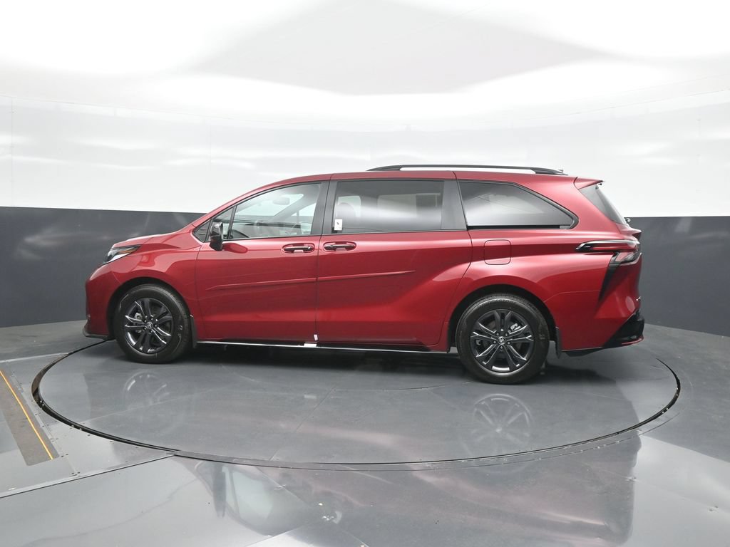 Used 2026 Toyota Sienna XSE AWD/4WD image 4