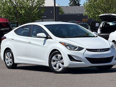 Used 2016 Hyundai Elantra SE FWD image 2