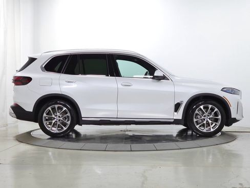 Used 2026 BMW X5 xDrive50e w/ Executive Package AWD/4WD image 11