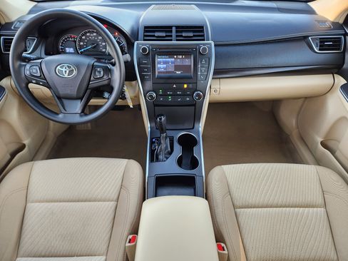 Used 2015 Toyota Camry LE image 33