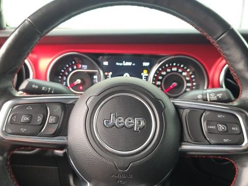 Used 2021 Jeep Gladiator Rubicon AWD/4WD image 5