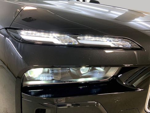 New 2026 BMW 740i xDrive w/ Executive Package AWD/4WD image 13