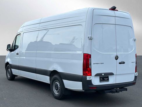 Used 2024 Mercedes-Benz Sprinter 2500 image 5