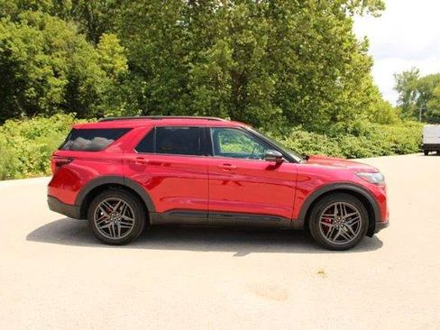 Used 2025 Ford Explorer ST AWD/4WD image 6