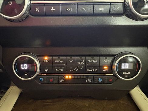 Used 2019 Ford Expedition Platinum RWD image 33