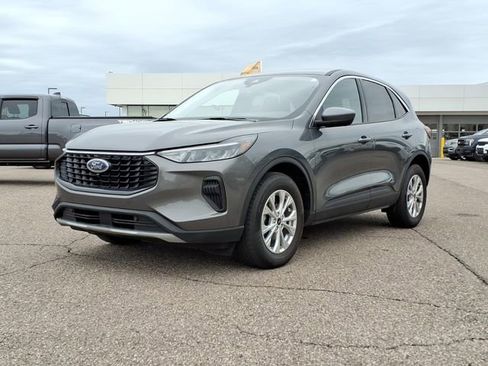 Certified 2023 Ford Escape Active w/ Tech Pack #2 AWD/4WD image 3