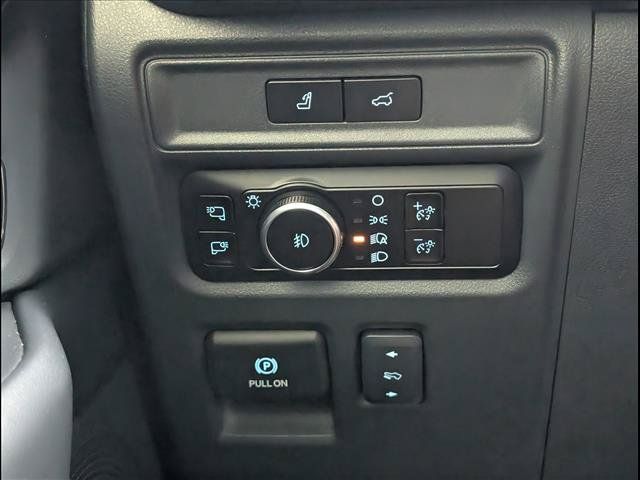 Used 2023 Ford Expedition Platinum AWD/4WD image 23