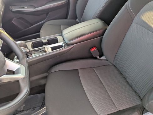 Certified 2024 Nissan Sentra SV image 19