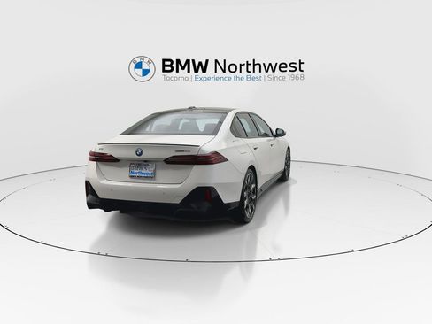 Used 2026 BMW i5 eDrive40 w/ M Sport Package image 2