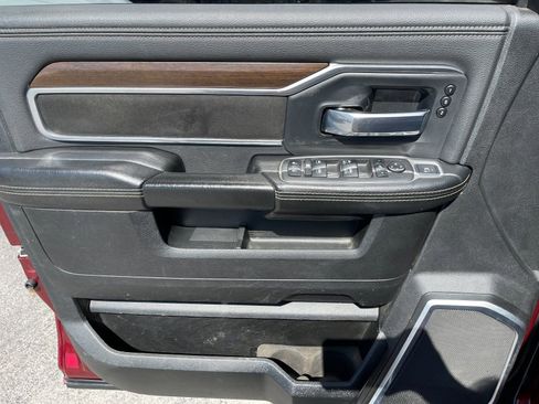 Used 2022 RAM 2500 Laramie AWD/4WD image 12