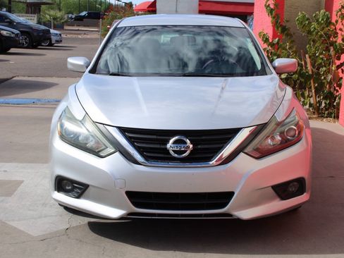 Used 2016 Nissan Altima 2.5 SR FWD image 5