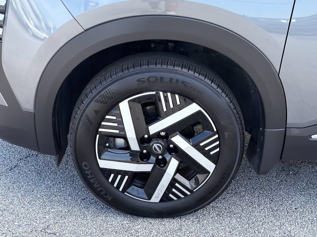 Used 2025 Nissan Kicks SV FWD image 26