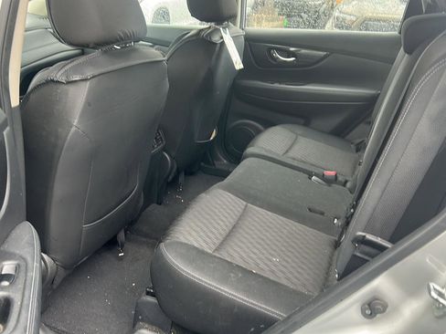 Used 2017 Nissan Rogue S AWD/4WD image 8