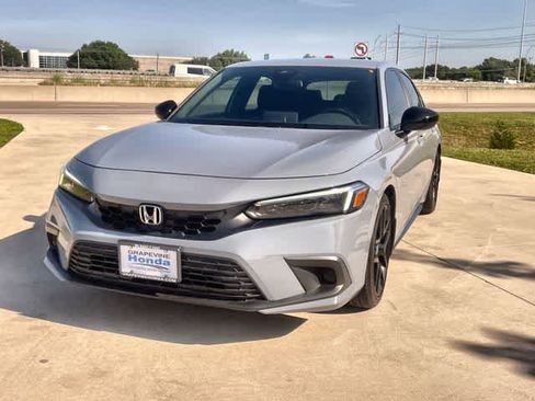 Used 2024 Honda Civic Sport image 2
