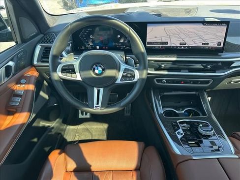 Used 2025 BMW X7 M60i image 13