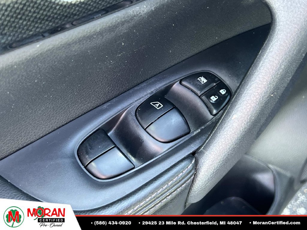 Used 2015 Nissan Rogue SL AWD/4WD image 14