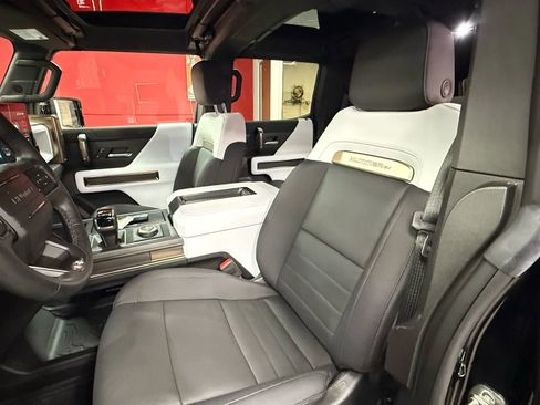 Used 2025 GMC Hummer EV 2X image 18